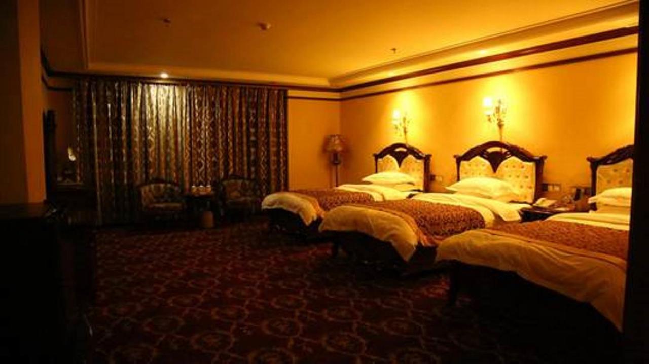 Nurlan Hotel カシュガル市 エクステリア 写真