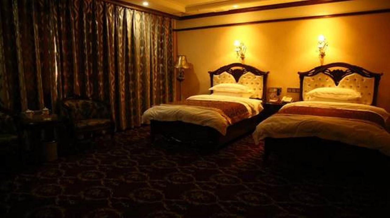 Nurlan Hotel カシュガル市 エクステリア 写真