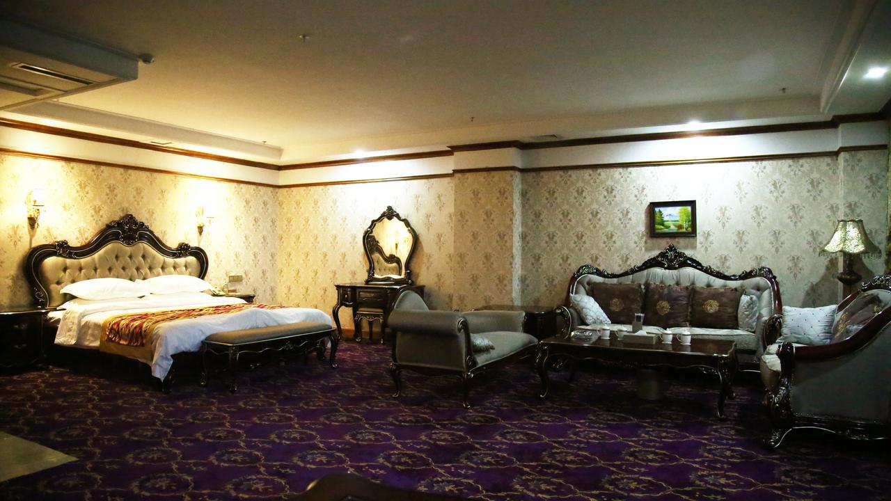 Nurlan Hotel カシュガル市 エクステリア 写真