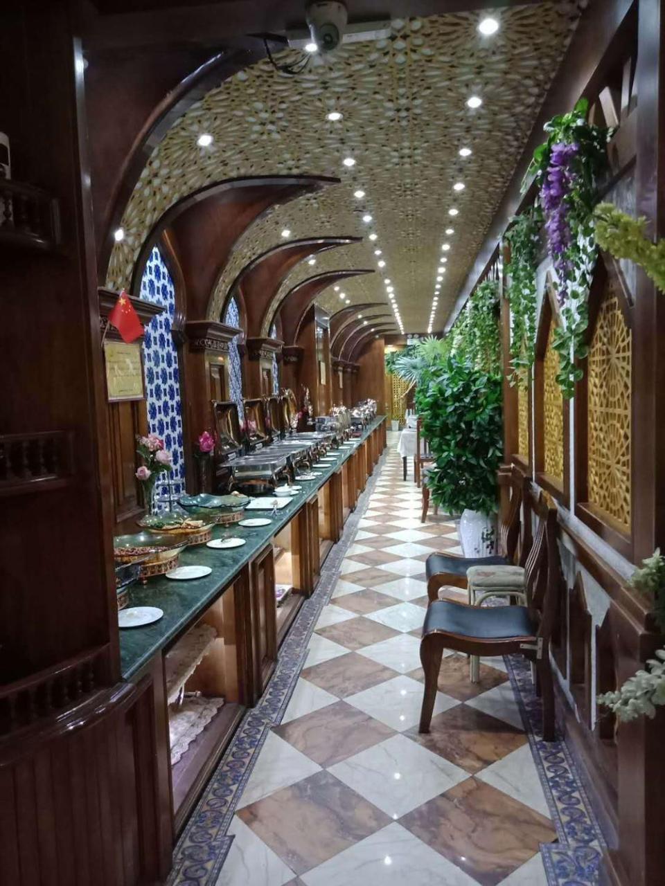 Nurlan Hotel カシュガル市 エクステリア 写真