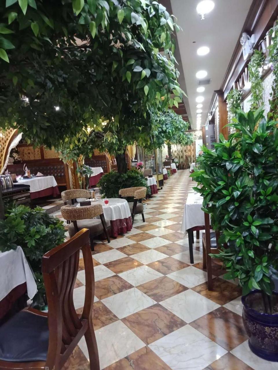 Nurlan Hotel カシュガル市 エクステリア 写真